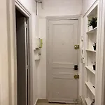 Beautiful Chic Studio With Ultra-Fast Wifi