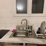Beautiful Chic Studio With Ultra-Fast Wifi